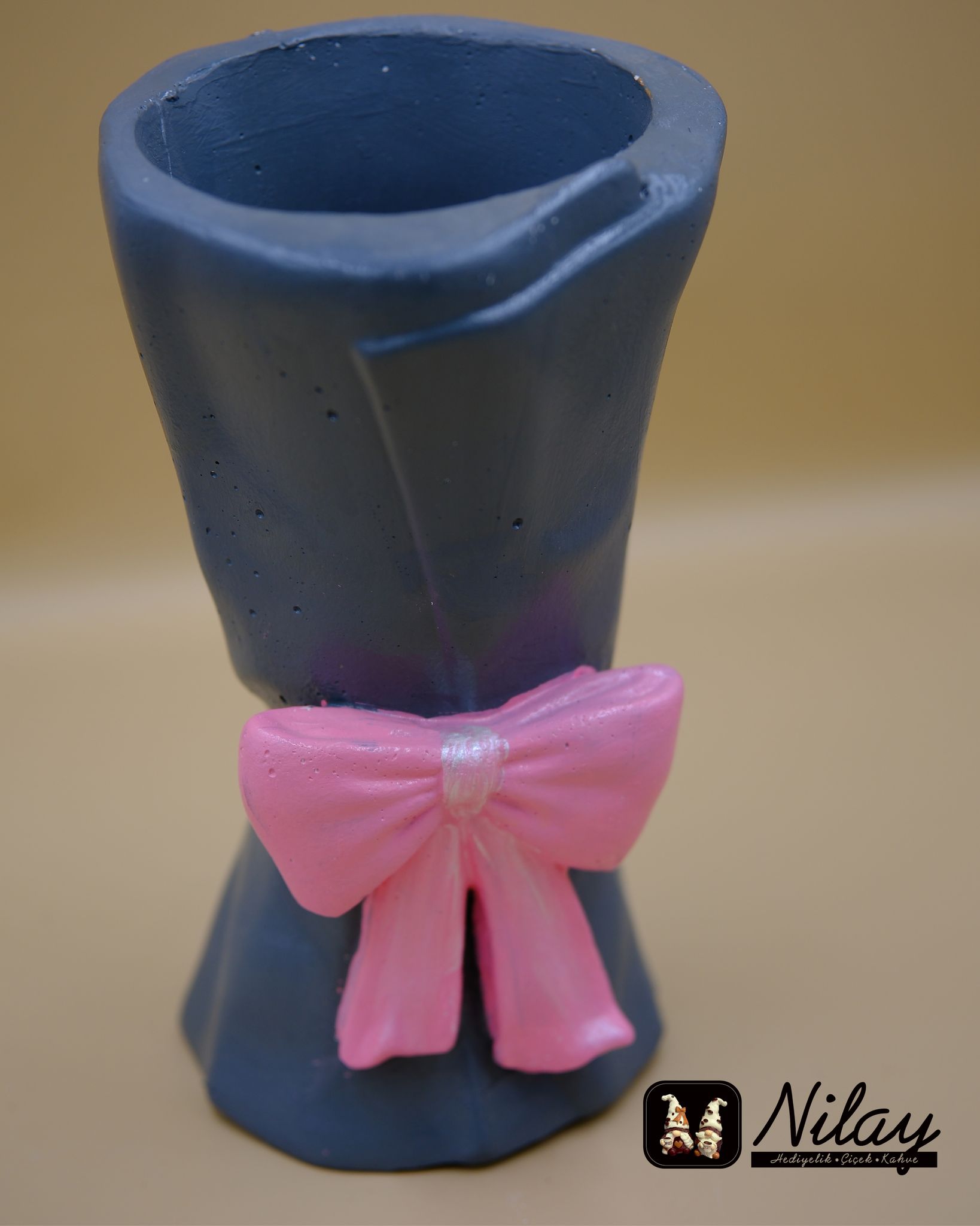 Büyük Kurdeleli Vazo